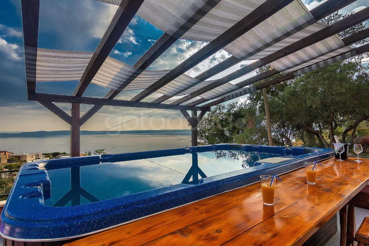Holiday Home Darius With Hot Tub Makarska Exteriör bild