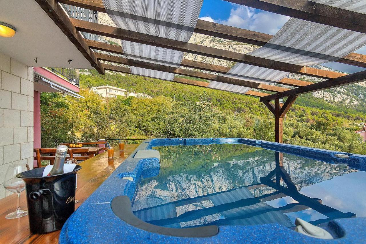 Holiday Home Darius With Hot Tub Makarska Exteriör bild