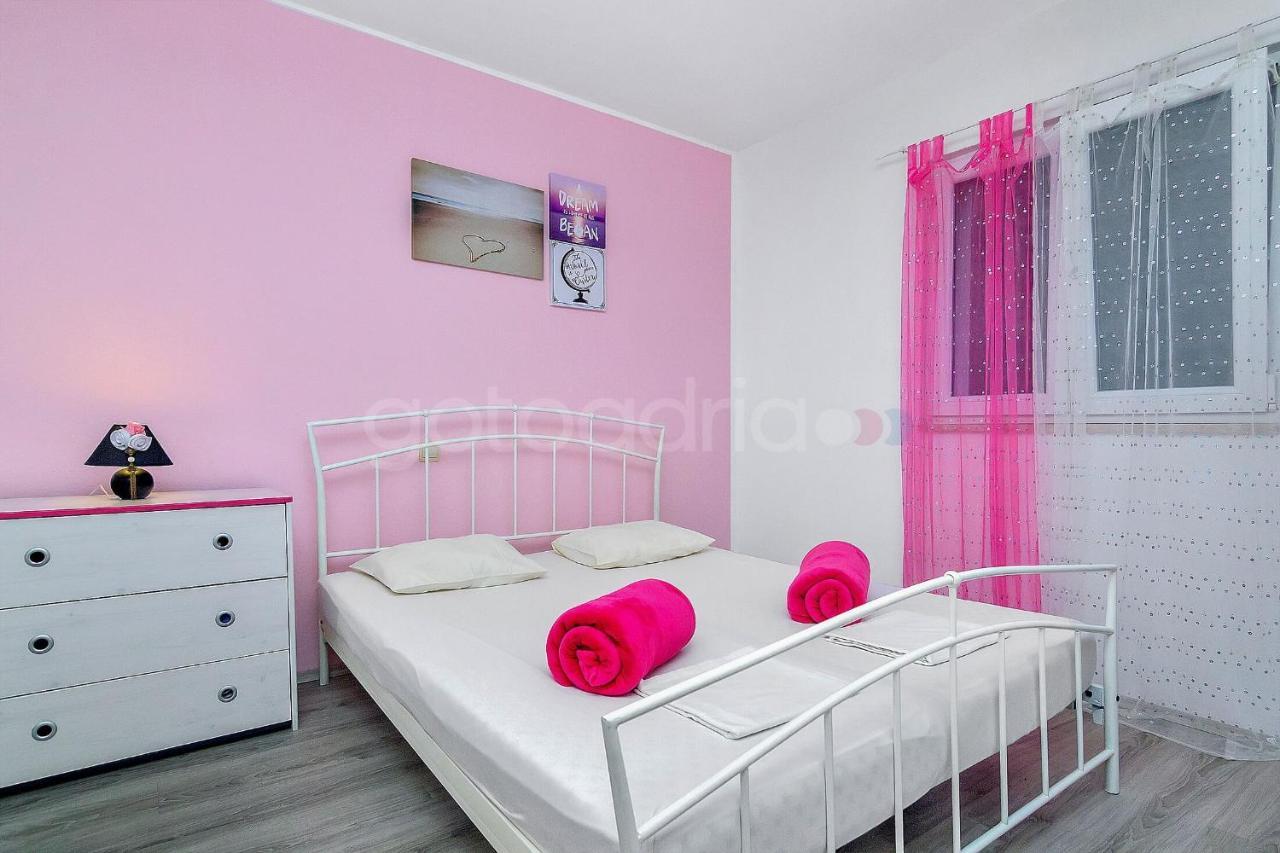 Holiday Home Darius With Hot Tub Makarska Exteriör bild